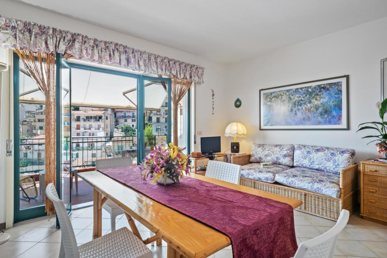 Taormina Comfortable Apartment With Terrace Buitenkant foto